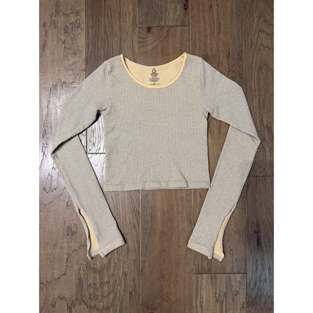Phat Buddha Womens Long Sleeve Crop Top M/L Beige Black Waffle Knit Scoop Neck